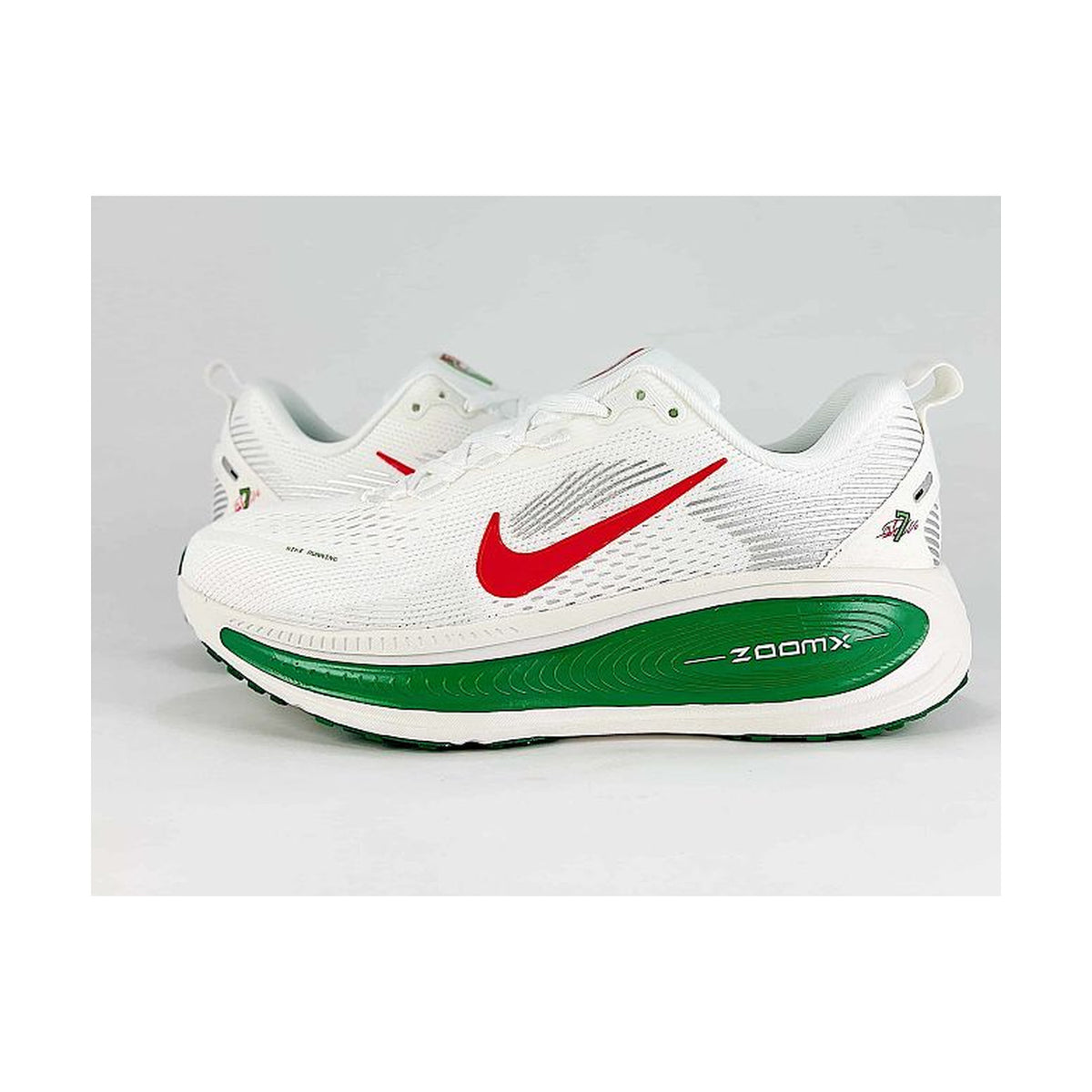 Nike Vomero 18 GTX DM6828-007 White Red Green Running Sneakers [cache-refresh-original-v1] [vomero-portrait-crop-v4]