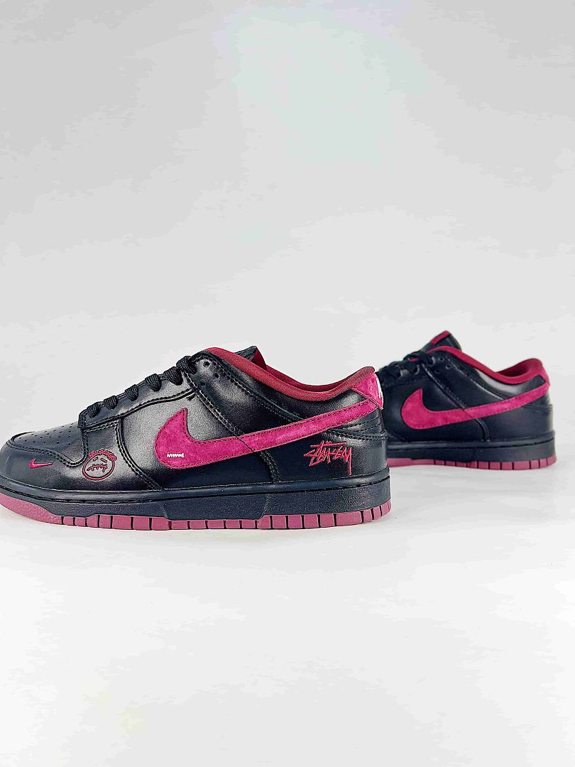 Nike Dunk SB Low DS6608-028 Stussy Graphic Detail Sneakers Black Pink