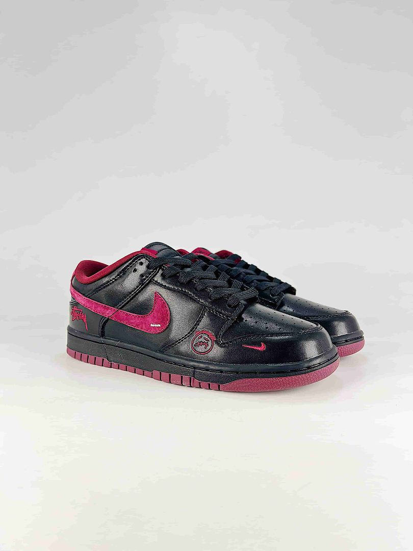Nike Dunk SB Low DS6608-028 Stussy Graphic Detail Sneakers Black Pink