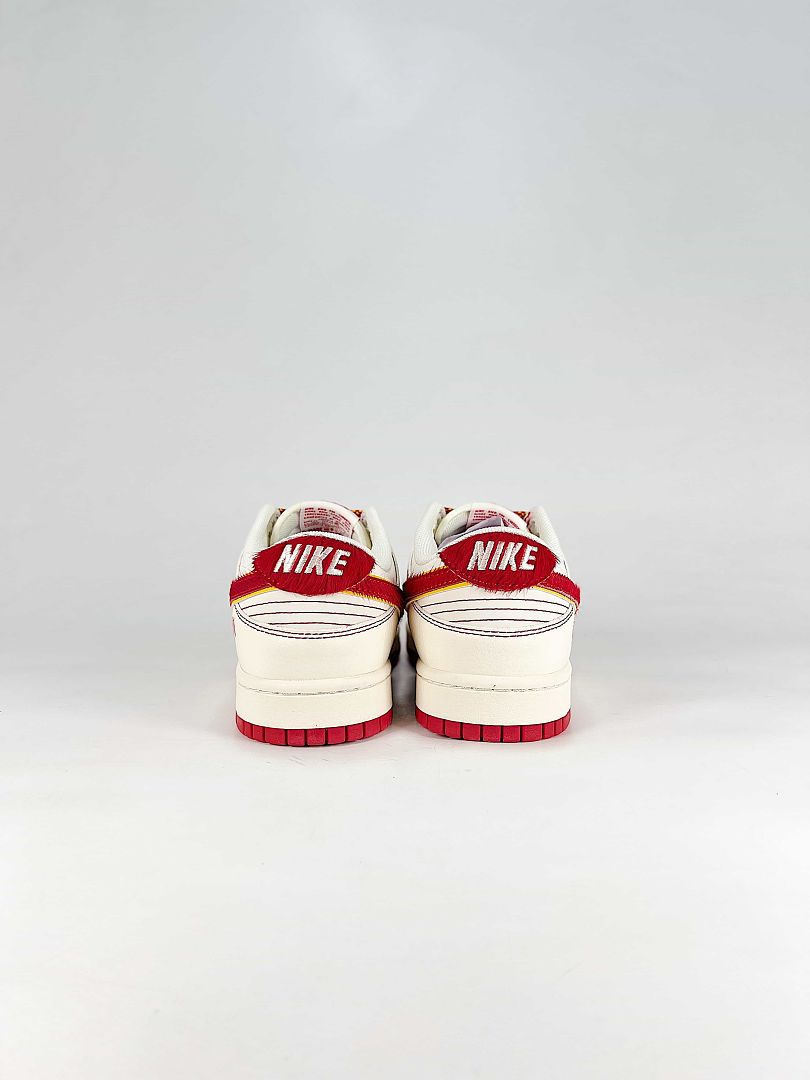 Nike SB Dunk Low JY6988-131 White Sneakers