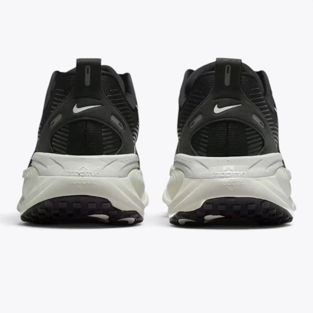 Nike Vomero 18 White Black Running Shoes
