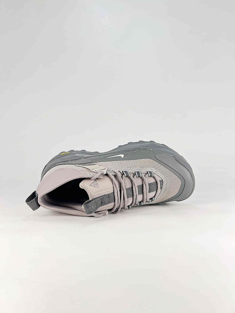 Nike ACG Mountain Fly GTX SE Light Bone Grey Vibram Trail Sneakers