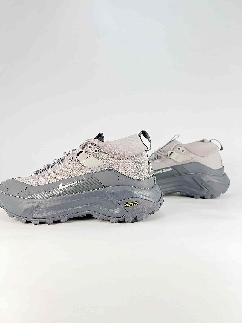 Nike ACG Mountain Fly GTX SE Light Bone Grey Vibram Trail Sneakers