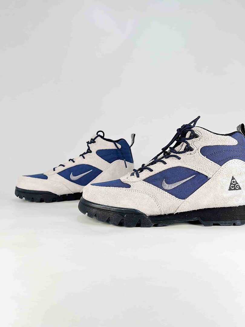 Nike ACG Torre Light Pumice Navy Lugged Trail Sneakers
