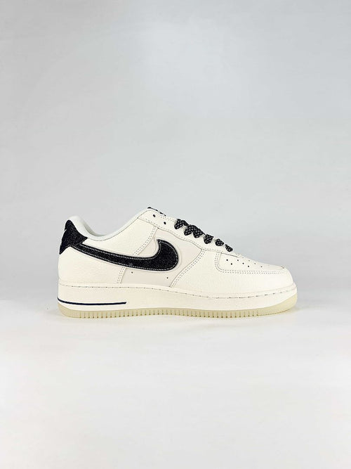 Nike Air Force 1 07 Low DN9688-135 Stussy Script Supreme Box Logo Graphic Detail Sneakers Sail Black Red