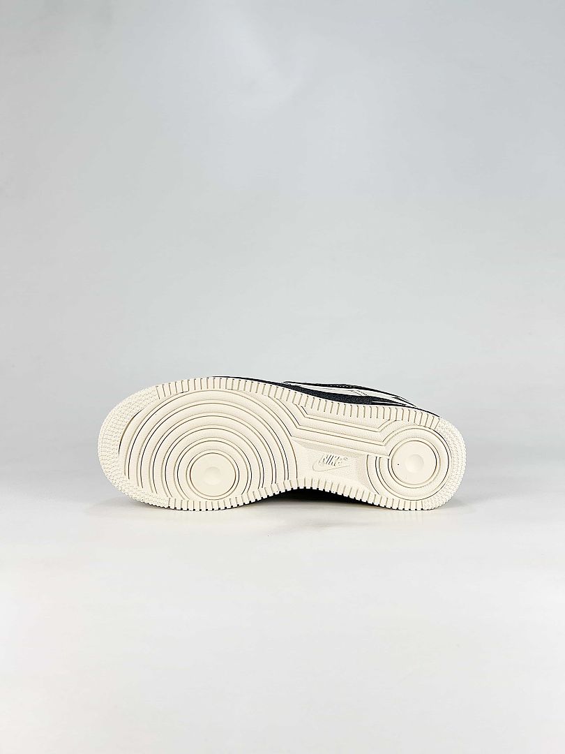 Nike Air Force 1 07 Low DN9688-147 Stussy Double Swoosh Graphic Detail Sneakers White Black
