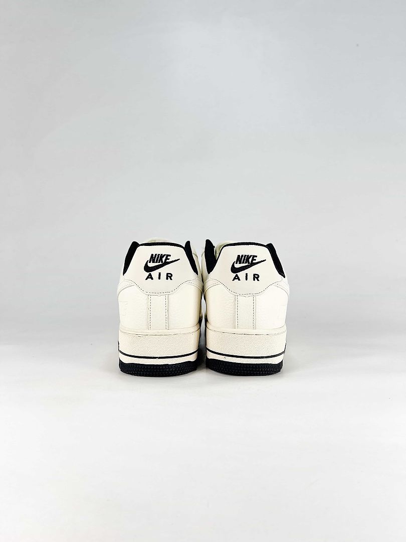 Nike Air Force 1 '07 Low DN9688-135 White Black Sneakers