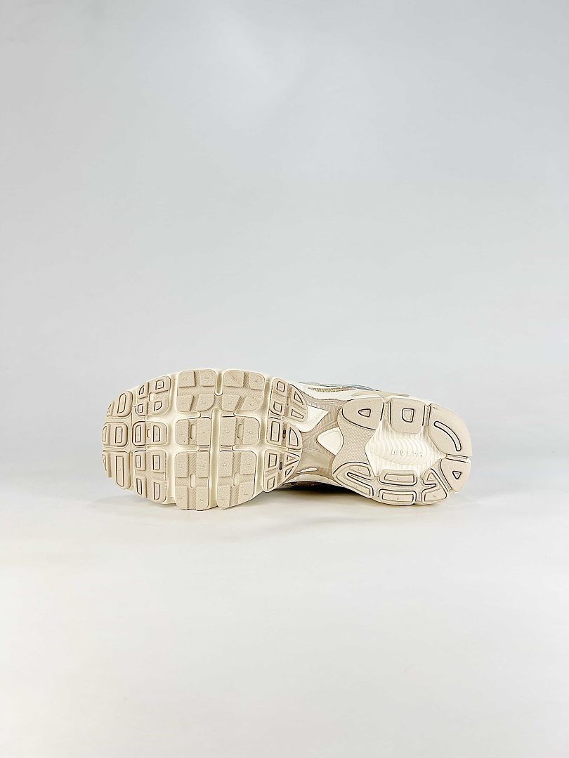 Nike Air Max Moto 2K Women's Shoes HQ2056-108 Pale Ivory