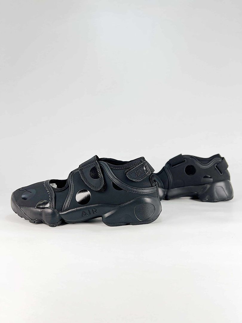 Nike Air Rift IR1226-002 Polka Dot Detail Sneakers Black