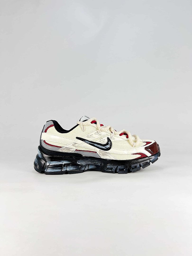 Nike Initiator 394055-102 White Red Black Graphic Detail Low Top Sneakers