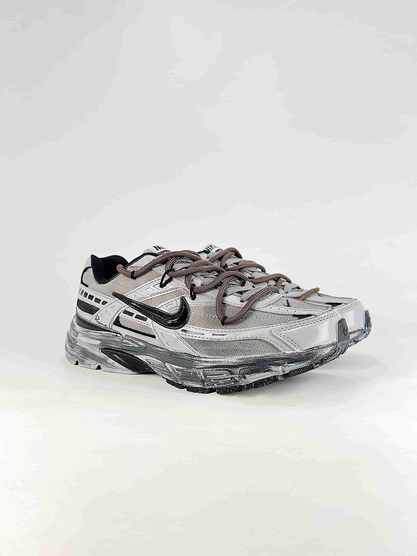 Nike Initiator HQ1183-141 White Grey Black Classic Low Top Retro Running Sneakers