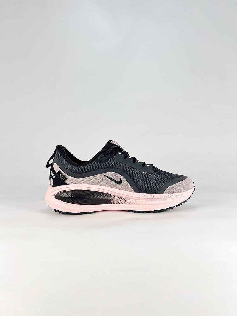 Nike Vomero 18 GTX HQ7002-003 Black Grey Pink Running Sneakers