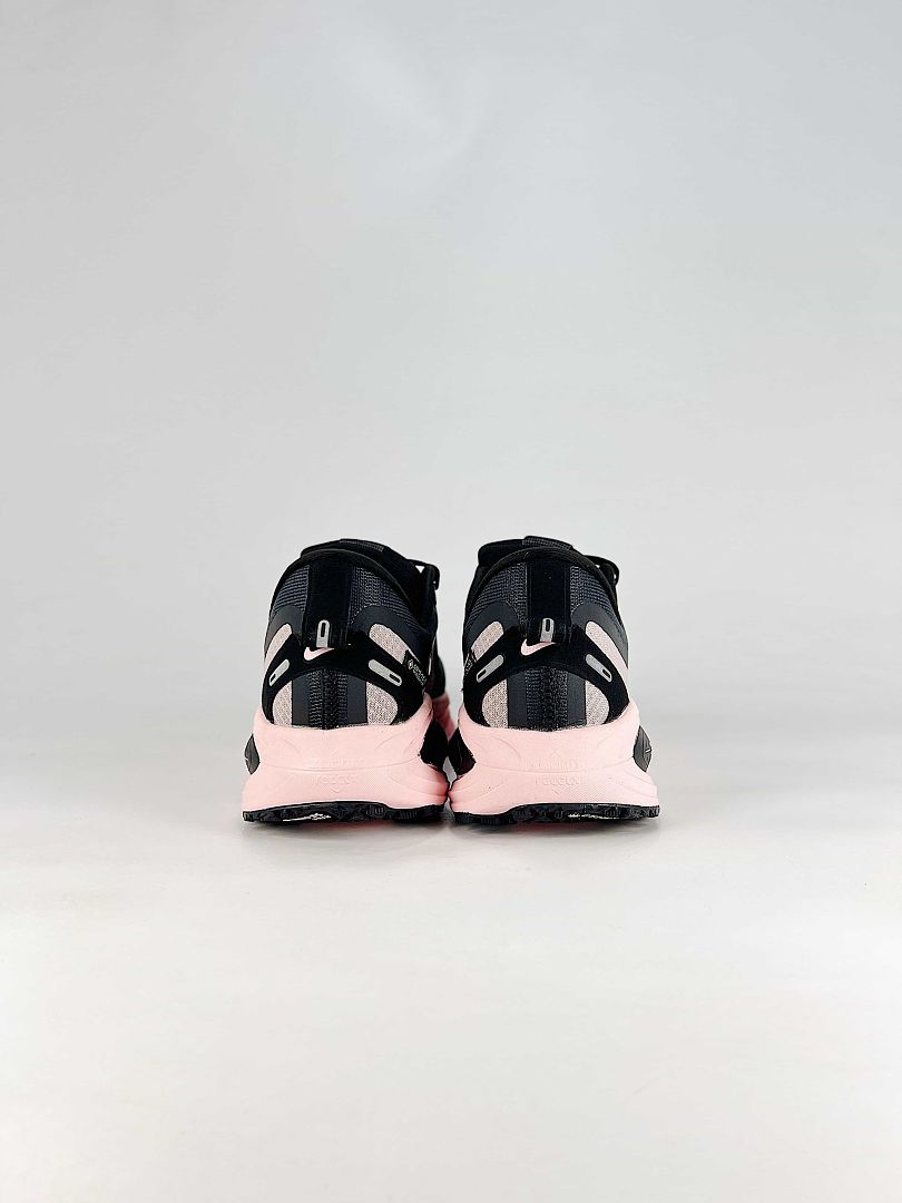 Nike Vomero 18 GTX HQ7002-003 Black Grey Pink Running Sneakers