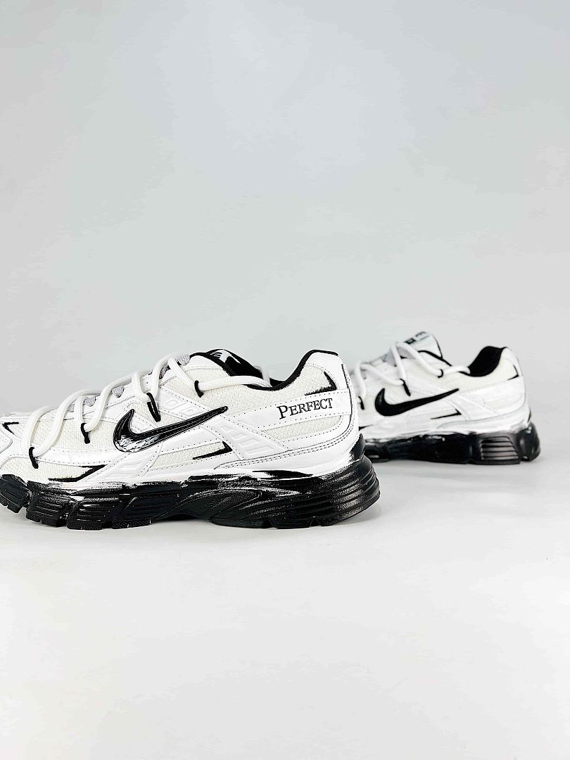 Nike Initiator White Black Chunky Sole Retro Running Sneakers