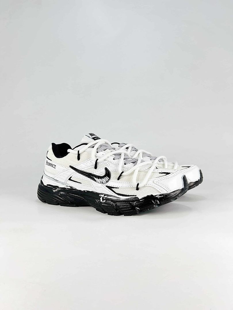 Nike Initiator White Black Chunky Sole Retro Running Sneakers